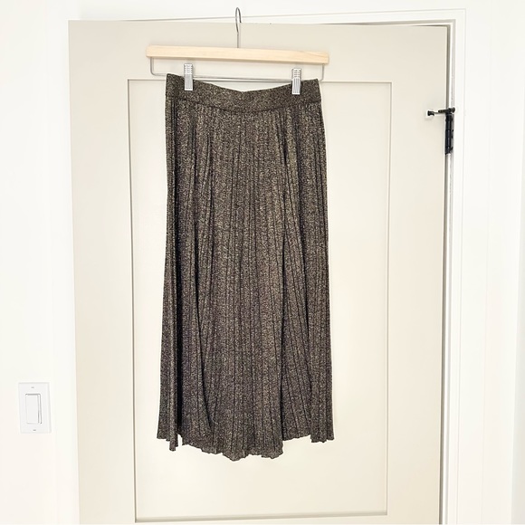 Club Monaco Metallic pleated Knit skirt - Picture 1 of 5